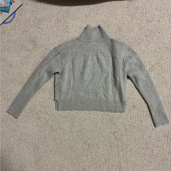 FREE PEOPLE 100% CASHMERE Gray Turtleneck Sweater - Picture 3 of 4